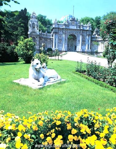 dolmabahcepalace2.jpg