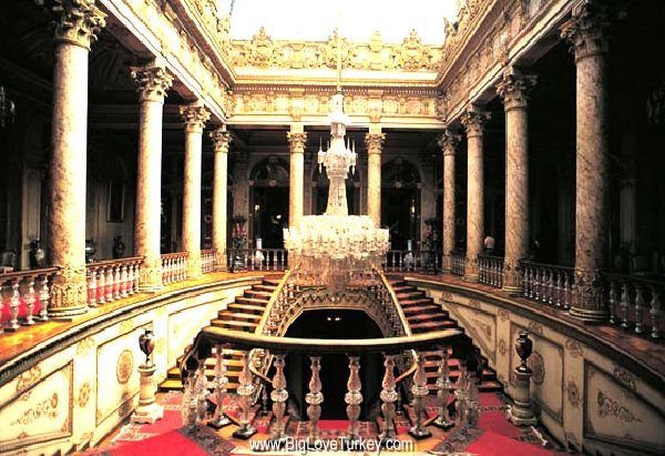 dolmabahcepalace4.jpg