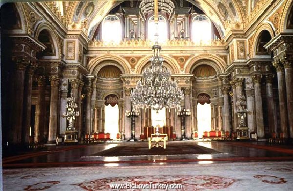 dolmabahcepalace5.jpg
