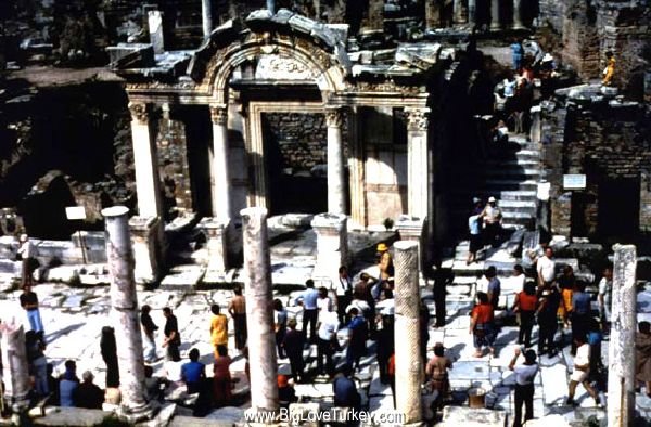 ephesus1.jpg