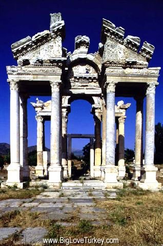 tetrapylon1.jpg